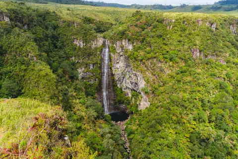 Hình nền Thác Nước Rừng Rậm 4K · waterfall · 3840×2560