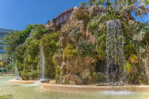Jungle Waterfall 4K Wallpaper · waterfall · 3840×2560