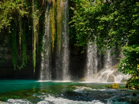 정글 폭포 4K 배경화면 · waterfall · 3840×2880