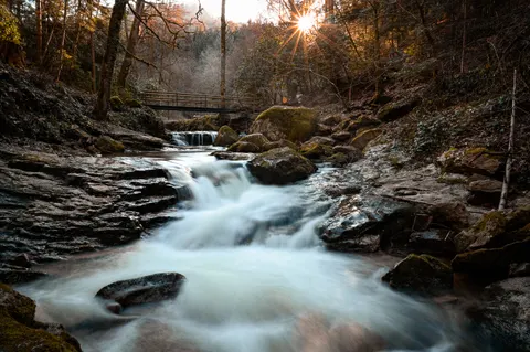 İpeksi Şelale 4K Duvar Kağıdı · waterfall · 3840×2555