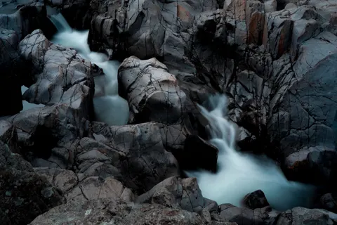 Silky Waterfall 4K Wallpaper · waterfall · 3840×2560
