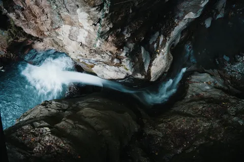 Sfondo Cascata di Seta 4K · waterfall · 3840×2562
