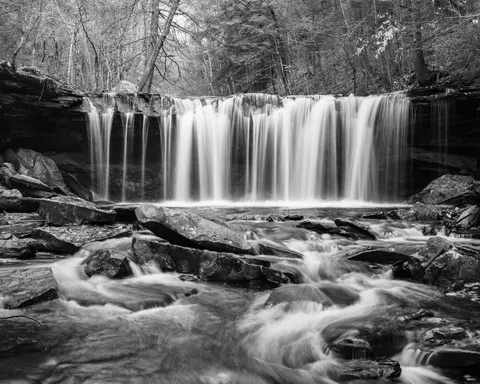 Seidenwasserfall 4K Hintergrundbild · waterfall · 3840×3072