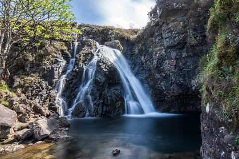 Silky Waterfall 4K Wallpaper · waterfall · 3840×2560