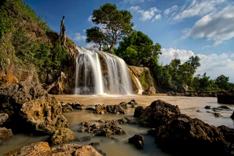 Silky Waterfall 4K Wallpaper · waterfall · 3840×2560