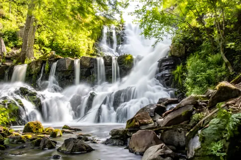 Silky Waterfall 4K Wallpaper · waterfall · 3840×2560