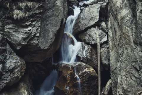 Silky Waterfall 4K Wallpaper · waterfall · 3840×2560