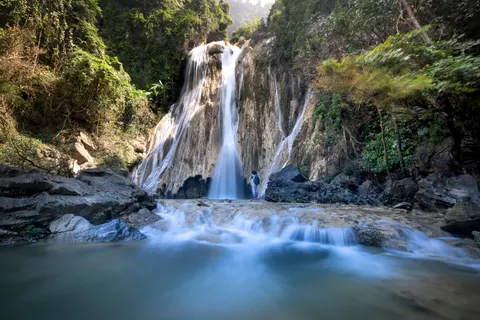 Silky Waterfall 4K Wallpaper · waterfall · 3840×2561