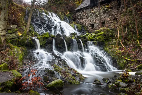 İpeksi Şelale 4K Duvar Kağıdı · waterfall · 3840×2560