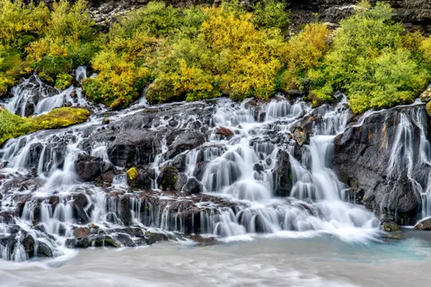 Papel de parede Cachoeira de Seda 4K · waterfall · 3840×2561
