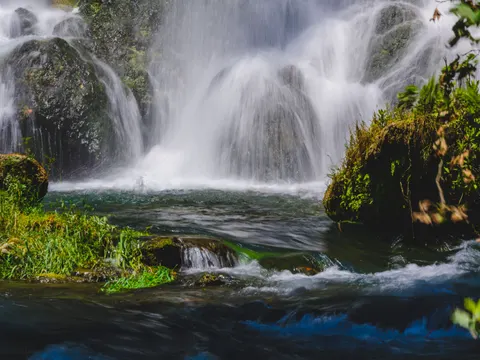 Silky Waterfall 4K Wallpaper · waterfall · 3840×2880