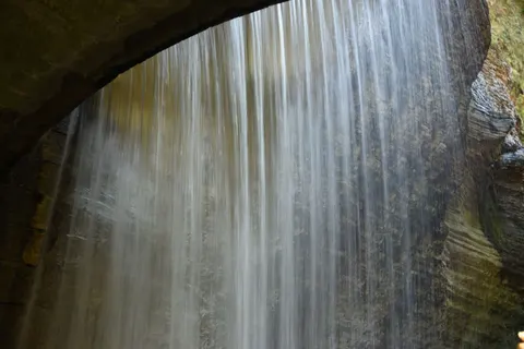 Sfondo Cascata di Seta 4K · waterfall · 3840×2560