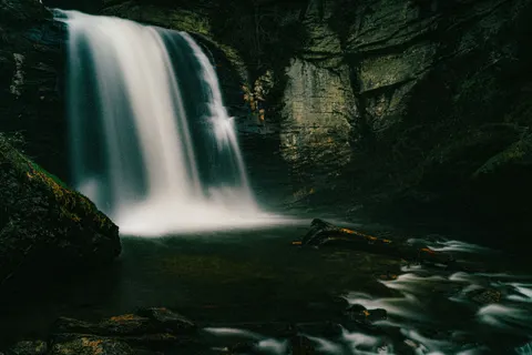 Silky Waterfall 4K Wallpaper · waterfall · 3840×2560