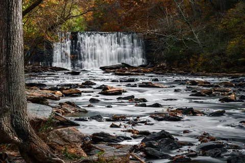 Silky Waterfall 4K Wallpaper · waterfall · 3840×2563