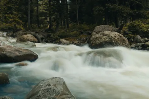 Silky Waterfall 4K Wallpaper · waterfall · 3840×2560