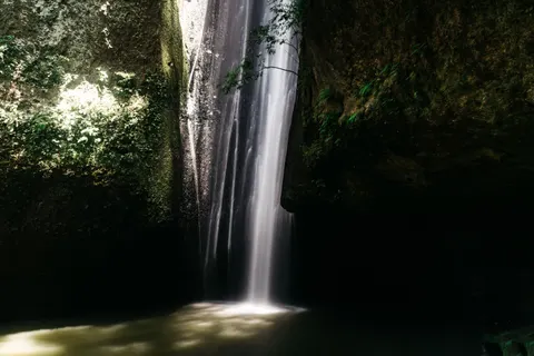 Seidenwasserfall 4K Hintergrundbild · waterfall · 3840×2560