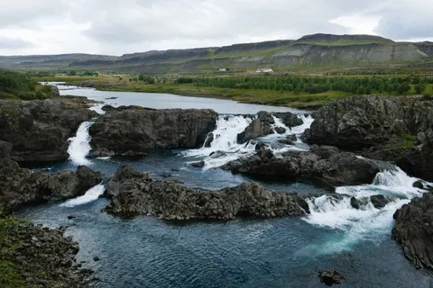 والپیپر آبشارهای ایسلند با کیفیت 4K · waterfall · 3840×2560