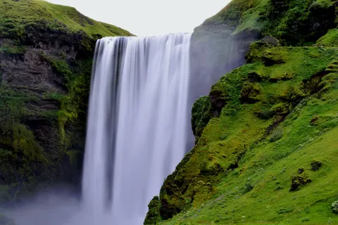 والپیپر آبشارهای ایسلند با کیفیت 4K · waterfall · 3840×2560