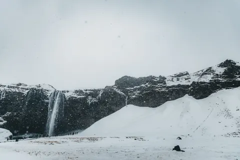 Iceland Falls 4K Wallpaper · waterfall · 3840×2560
