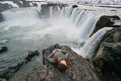 والپیپر آبشارهای ایسلند با کیفیت 4K · waterfall · 3840×2561