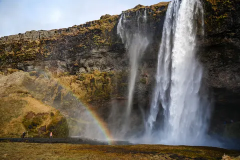 आइसलैंड झरने 4K वॉलपेपर · waterfall · 3840×2560