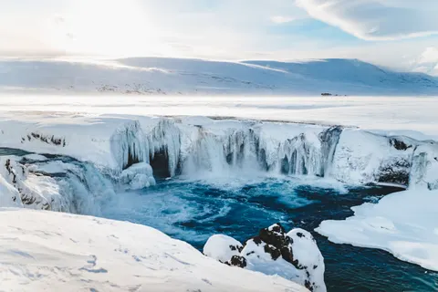 والپیپر آبشارهای ایسلند با کیفیت 4K · waterfall · 3840×2560