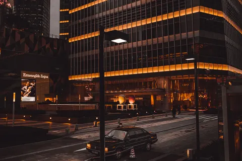 Car at Night 4K Wallpaper · cars · 3840×2561