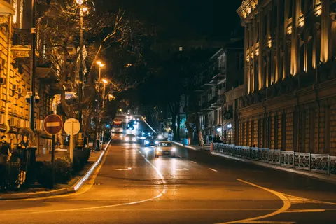 Car at Night 4K Wallpaper · cars · 3840×2560