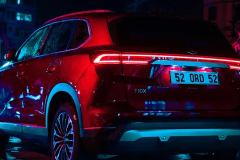 Car at Night 4K Wallpaper · cars · 3840×2560