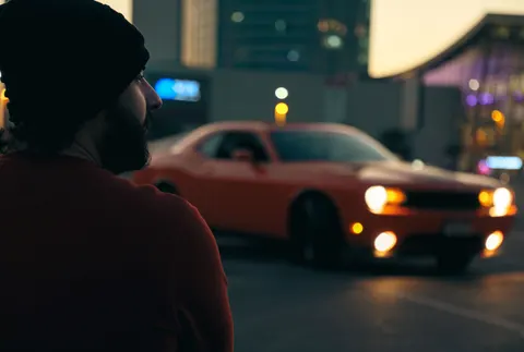 夜色中的汽車 4K桌布 · cars · 3840×2585