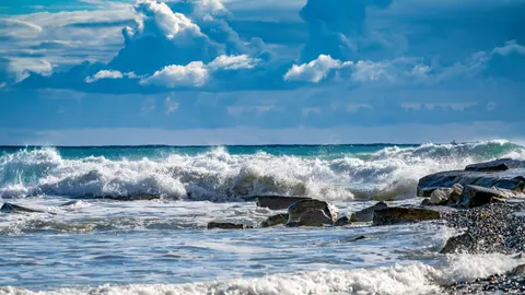 चट्टानी किनारा 4K वॉलपेपर · ocean · 3840×2160