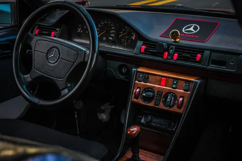 Tapeta Wnętrze Samochodu 4K · cars · 3840×2560