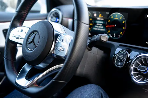कार का इंटीरियर 4K वॉलपेपर · cars · 3840×2560