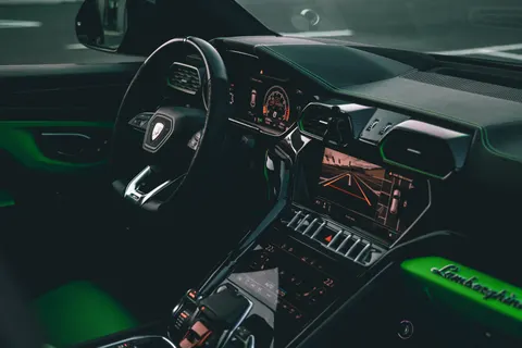 Auto-Innenraum 4K Hintergrundbild · cars · 3840×2561
