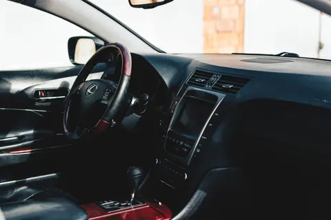 Papel de parede Interior de Carro 4K · cars · 3840×2560