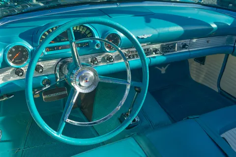 Fondo de pantalla Interior de Auto 4K · cars · 3840×2560