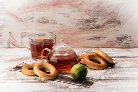 Table Still Life 4K Wallpaper · food · 3840×2563