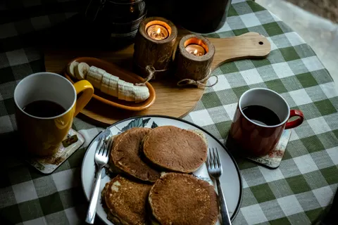 Table Still Life 4K Wallpaper · food · 3840×2560