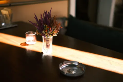 والپیپر سوژه بی‌جان روی میز با کیفیت 4K · food · 3840×2560
