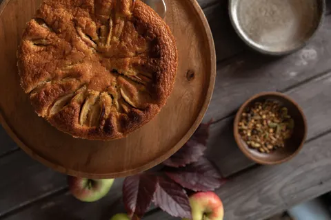 Table Still Life 4K Wallpaper · food · 3840×2560
