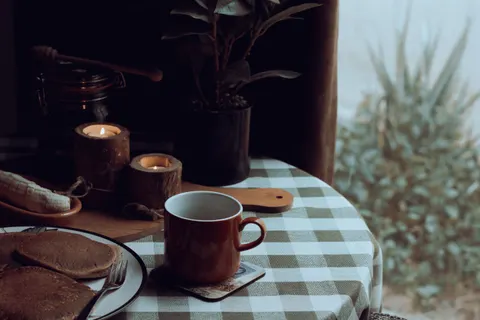 Table Still Life 4K Wallpaper · food · 3840×2560