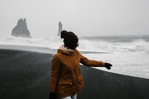 Black Sand Beach 4K Wallpaper · travel · 3840×2561