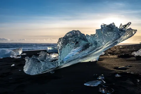 Black Sand Beach 4K Wallpaper · travel · 3840×2563