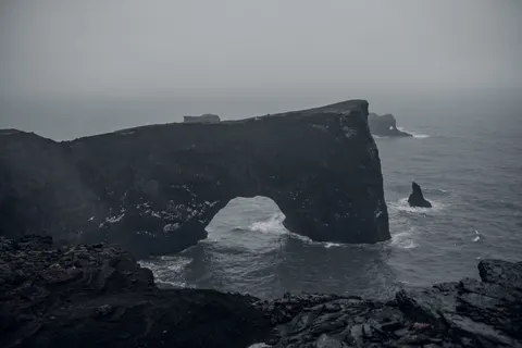 Black Sand Beach 4K Wallpaper · travel · 3840×2560