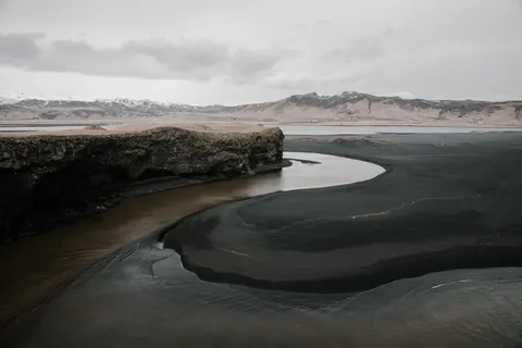 黒砂海岸 4K壁紙 · travel · 3840×2561