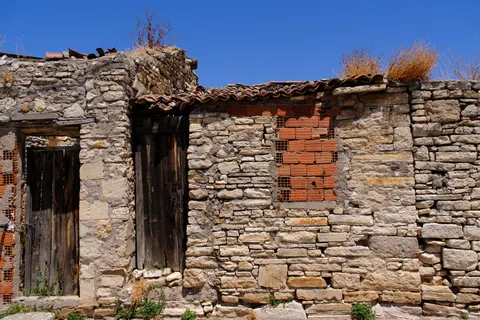 Stone Wall 4K Wallpaper · textures · 3840×2560
