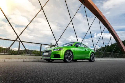 Papel de parede Carro esportivo 4K · cars · 3840×2560