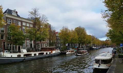 Wallpaper Kota 4K · city · 3840×2303