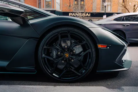 خلفية سيارة رياضية بدقة 4K · cars · 3840×2560