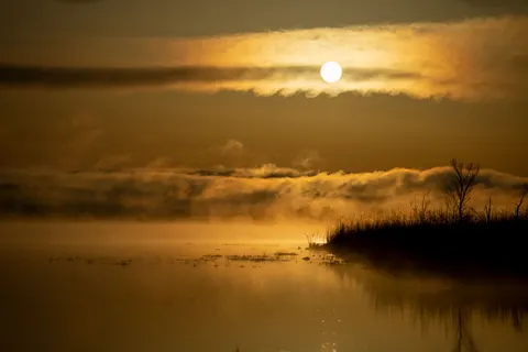 Misty Mountain Lake 4K Wallpaper · nature · 3840×2560